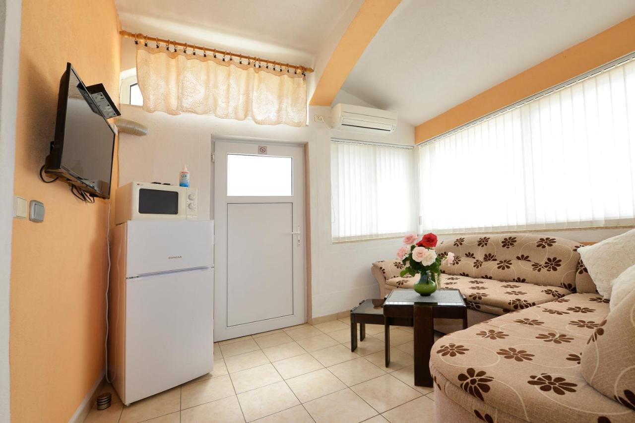 Apartments Ella 포레치 외부 사진